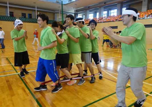 創業15年 悲願の運動会 立場を超えて会社が一体になるイベント 運動会屋 組織を強くするのは 運動会屋 の運動会 創業15年 悲願の運動会 立場を超えて会社が一体になるイベント 運動会屋 組織を強くするのは 運動会屋 の運動会