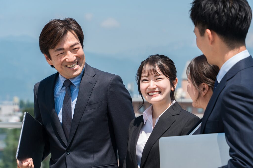 イベントを振り返る人たち